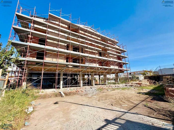 Appartamento quadrilocale in vendita in Via Luca Giordano, Parete