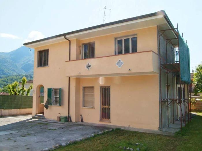 Casa con 6 locali in vendita in Via Xx Settembre, Camaiore Paese, Camaiore