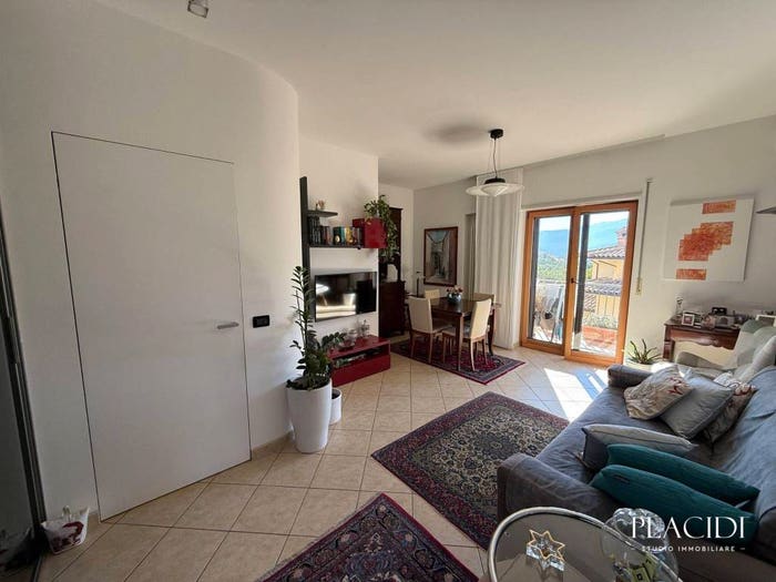 Appartamento con 6 locali in vendita in Via del Torcituro, Torretta Torrione, L'Aquila