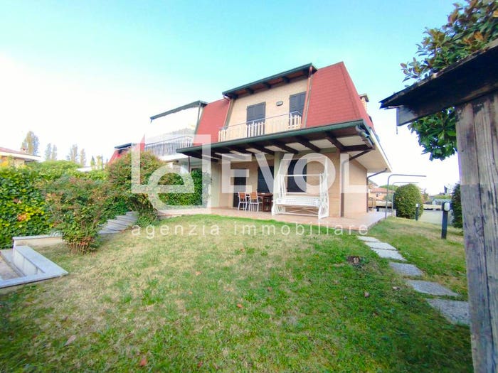 Casa con 6 locali in vendita in Villaggio Europa, Centro, Lignano Sabbiadoro