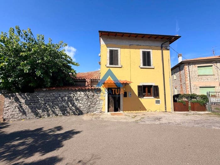 Appartamento trilocale in vendita in Via Dante Alighieri, Centro, Guardea