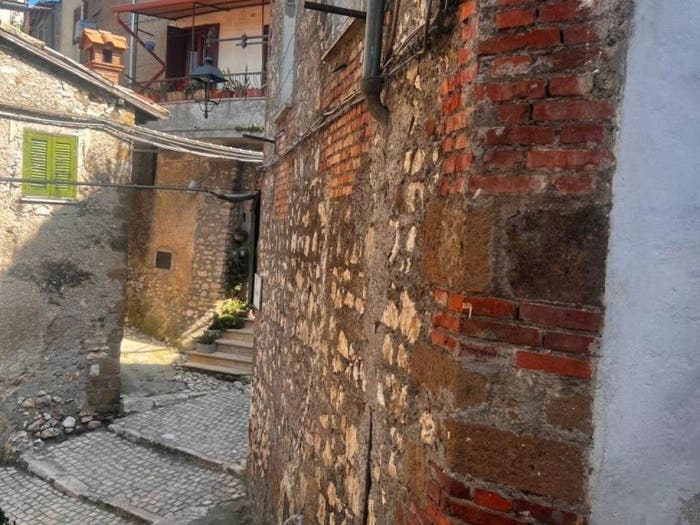 Casa con 6 locali in vendita in Via D'Alessandris, Artena