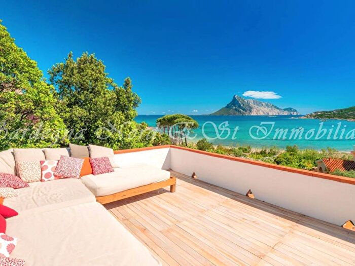 Casa con 6 locali in vendita in Via Cala Girgolu, San Teodoro