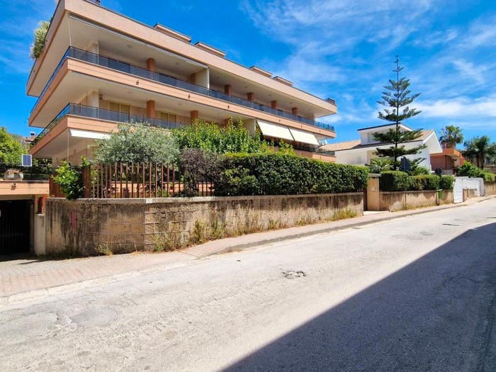 Appartamento con 5 locali in vendita in Via Catauli, San Leucio Briano, Caserta