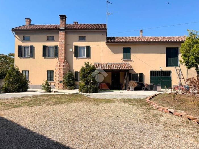 Casa con 6 locali in vendita in Via castelnuovo, Sale