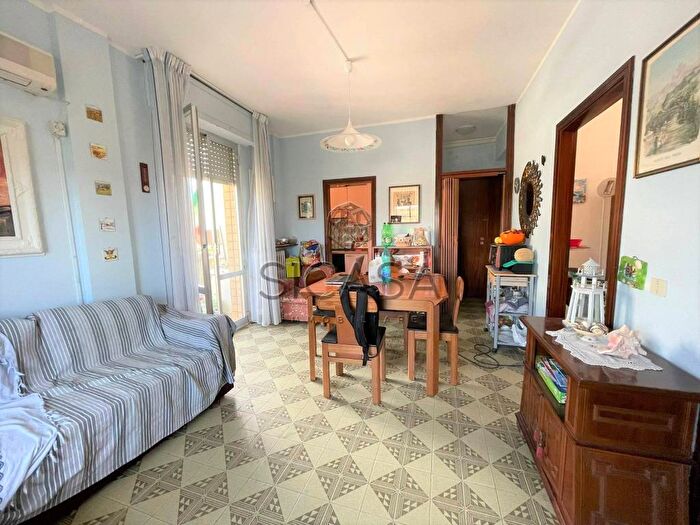 Appartamento trilocale in vendita in Caminate, Fano
