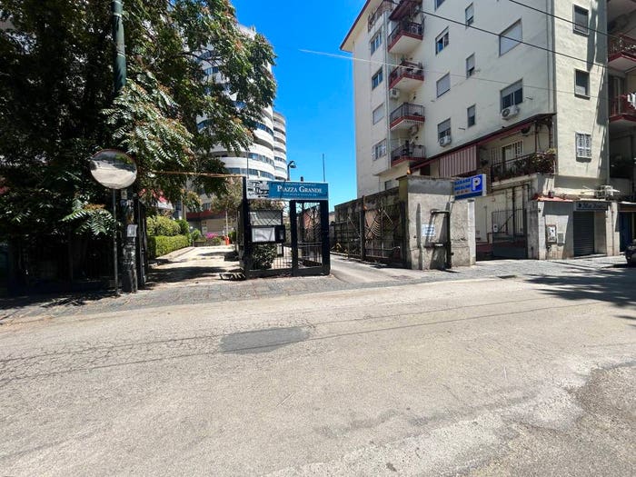 Appartamento con 5 locali in vendita in Via Ponti Rossi, Ponti Rossi, Napoli