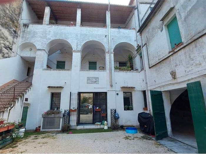 Appartamento quadrilocale in vendita in via Delle Terme bis, Centro Storico, Jesi
