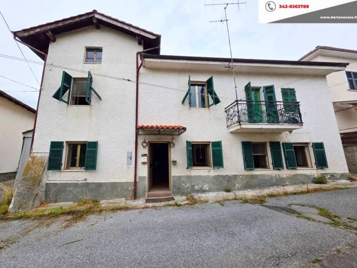 Casa con 6 locali in vendita in Viale della Rimembranza, Centro, Dego