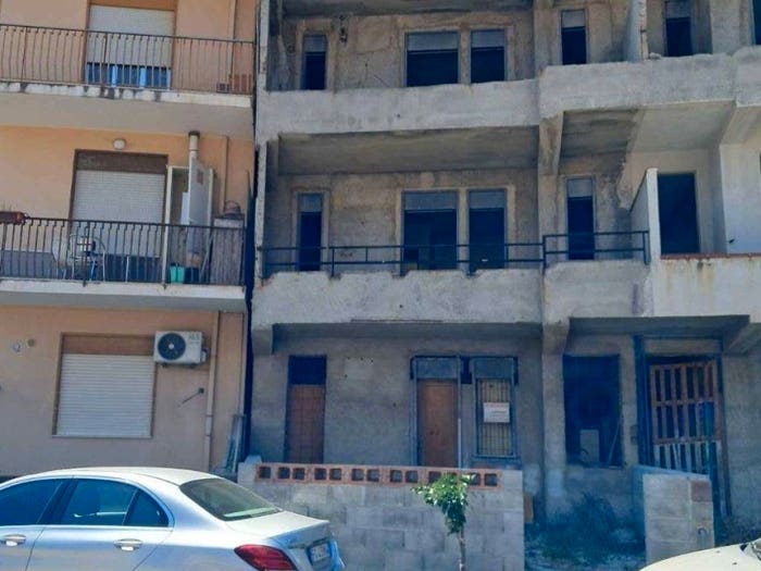 Appartamento trilocale in vendita in Via Papa Giovanni XXIII, Oliveri