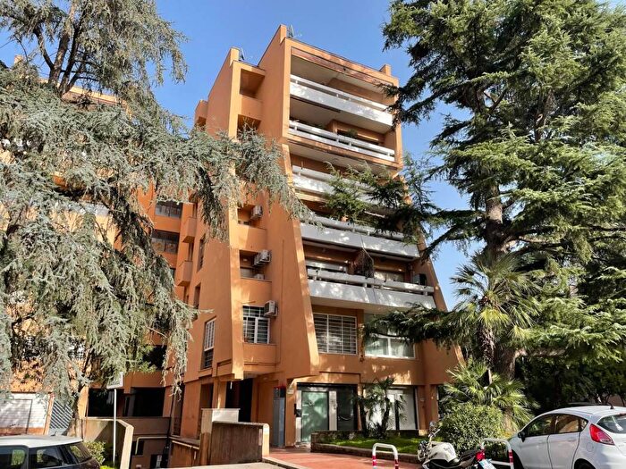 Appartamento trilocale in vendita in Via Elio Lampridio Cerva, Fonte Meravigliosa, Roma