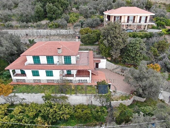 Casa con 6 locali in vendita in Via Nappio, Seglia Sant'Anna, Ventimiglia