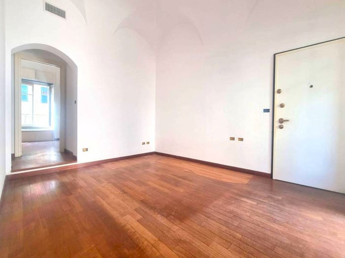 Appartamento quadrilocale in vendita in Via Giuseppe Garibaldi, Centro, Finale Ligure