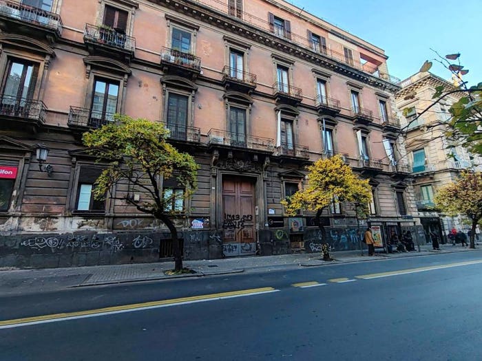 Appartamento con 6 locali in vendita in Viale Regina Margherita, Borgo, Catania
