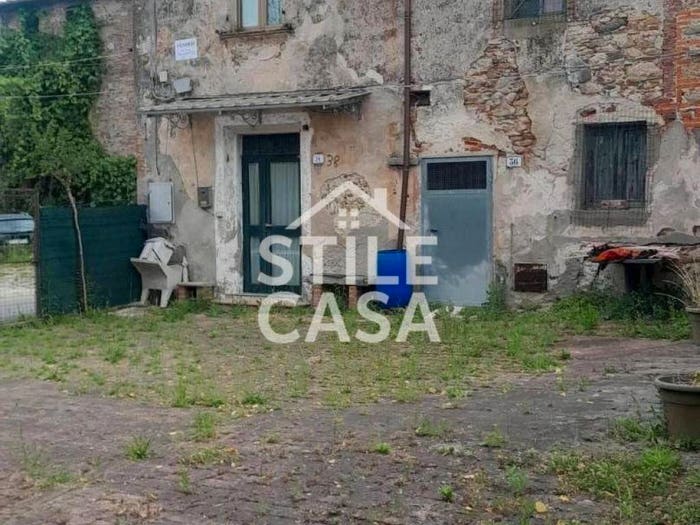 Casa con 6 locali in vendita in Orentano, Castelfranco di Sotto