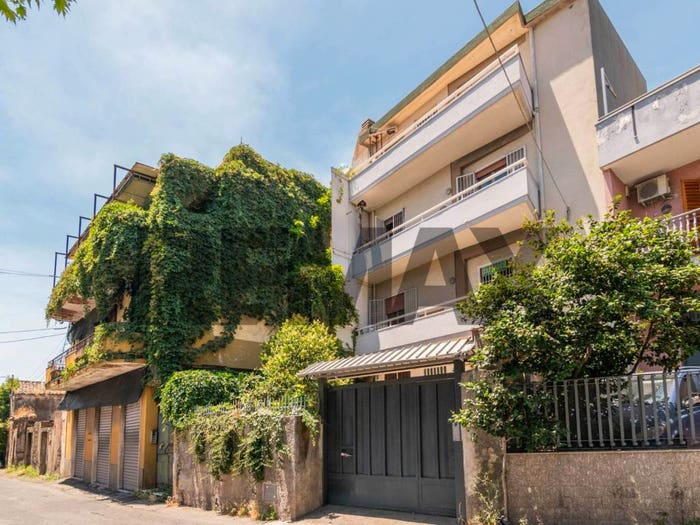 Casa con 6 locali in vendita in Viale dei Platani, San Giovanni Tupparello, Acireale