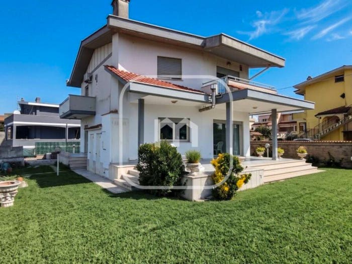 Casa con 6 locali in vendita in Via Luigi Gonzaga, Villaggio Giornalisti Poggio, Anzio