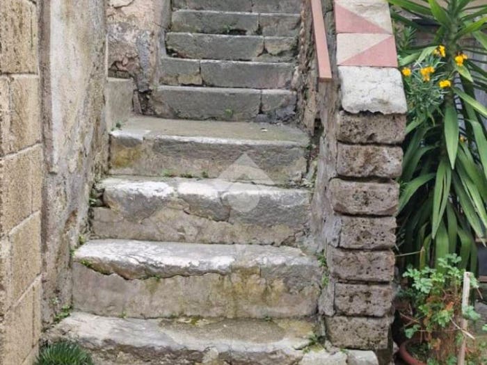 Casa con 6 locali in vendita in Via Fontana, Bonea