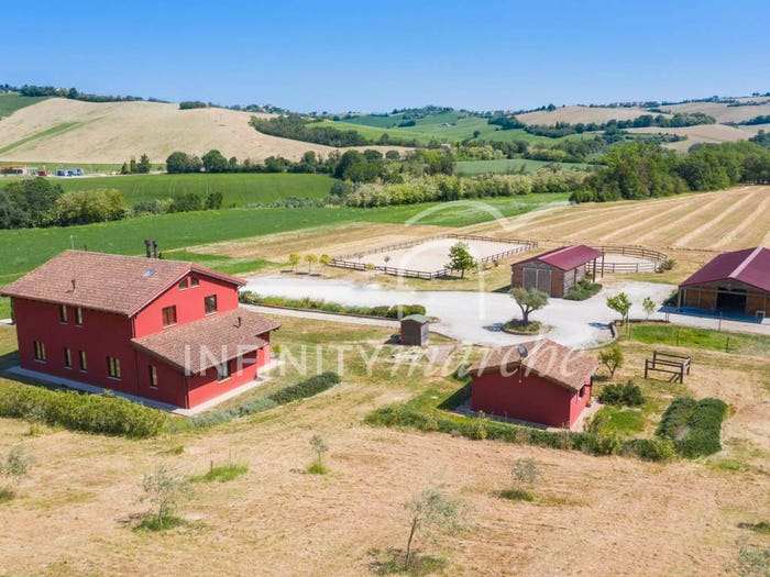 Casa con 6 locali in vendita in Contrada Santa Maria, Montegranaro