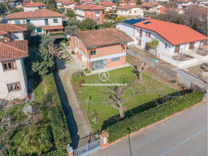 Casa con 6 locali in vendita in Via Carlo Sforza, Vaiana, Forte dei Marmi