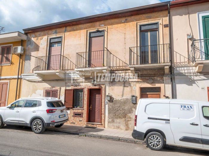 Appartamento trilocale in vendita in Località Mili Marina, Mili, Messina