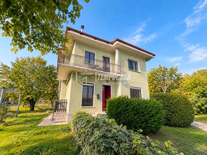 Casa con 6 locali in vendita in Strada San Martino, Torre Canavese