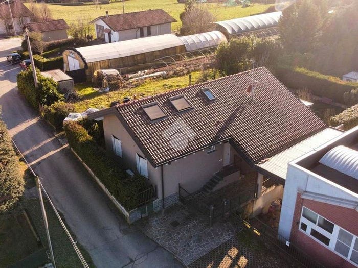 Casa quadrilocale in vendita in Via S Francesco, Centro, Casatenovo
