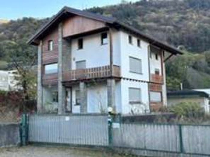 Casa con 6 locali in vendita in Via Nazionale, Regoledo, Cosio Valtellino