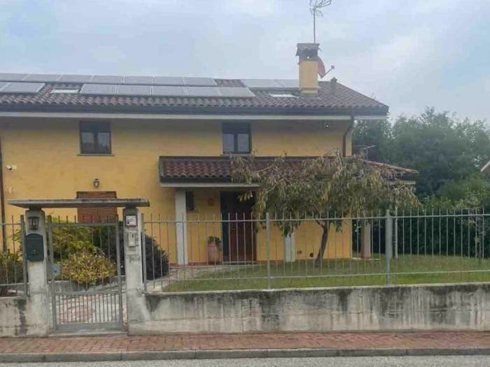 Casa con 6 locali in vendita in Via Bornenghi, Rivara