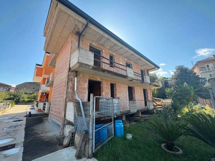 Casa con 6 locali in vendita in Piazza Michele Pironti No Number, Piano, Montoro