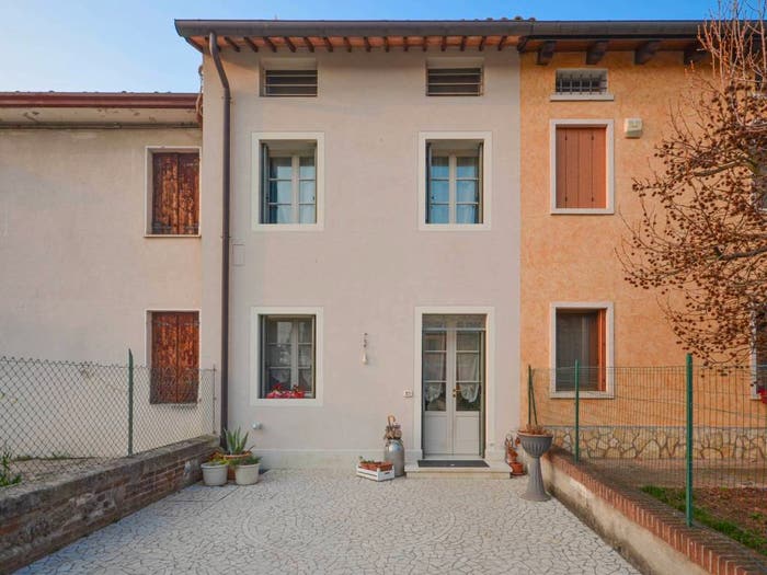 Casa con 6 locali in vendita in Via Giustino Cattaneo, Caldogno Rettorgole Cresole, Caldogno