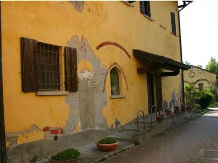 Casa quadrilocale in vendita in Via Pellegrina, Vellezzo Bellini
