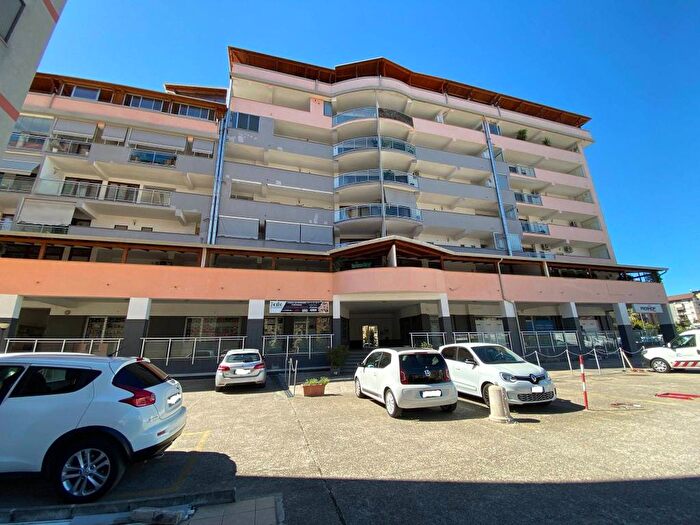 Appartamento trilocale in vendita in Viale Giacomo Mancini, Mancini, Cosenza