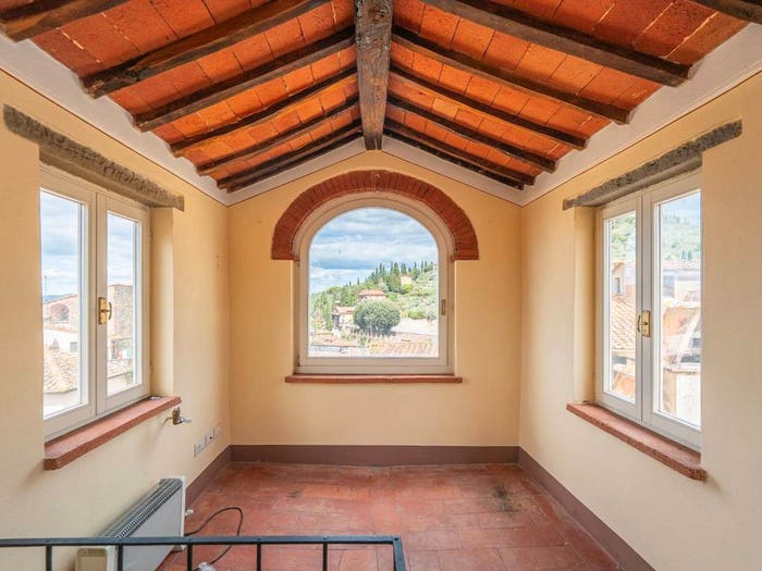 Casa con 6 locali in vendita in Piazza San Francesco, Centro, Castiglion Fiorentino