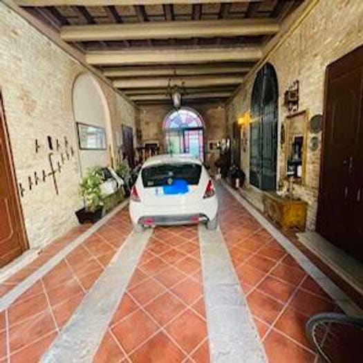 Casa quadrilocale in vendita in Via Montebello, Centro Storico, Ferrara