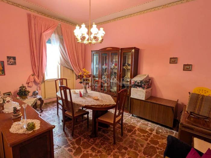 Casa con 6 locali in vendita in VIA RIZZA, Floridia