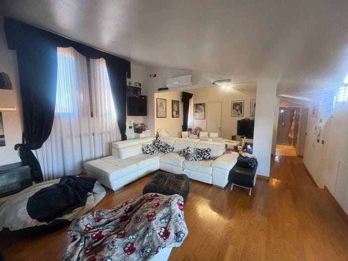 Casa con 6 locali in vendita in Via Francesco Crispi, Porta Trento e Trieste, Arezzo