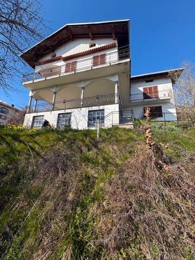 Casa con 5 locali in vendita in Frazione Mollie, Borgosesia