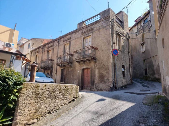 Casa con 6 locali in vendita in Via Vittoria, Mazzarrà Sant'Andrea