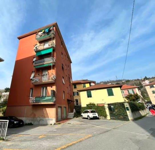 Appartamento trilocale in vendita in Via Eugenio Divano, Pedemonte, Serra Riccò