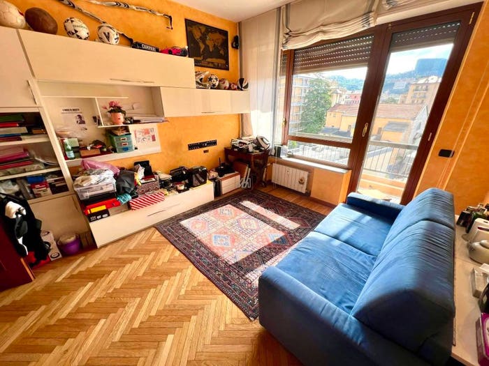 Appartamento con 6 locali in vendita in via Benza, Sestri Ponente, Genova