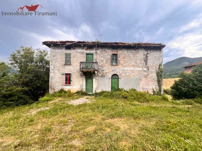 Casa con 6 locali in vendita in San Giorgio, Morfasso