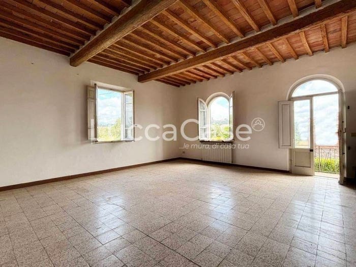 Casa con 6 locali in vendita in Via di Montecarlo, Montecarlo