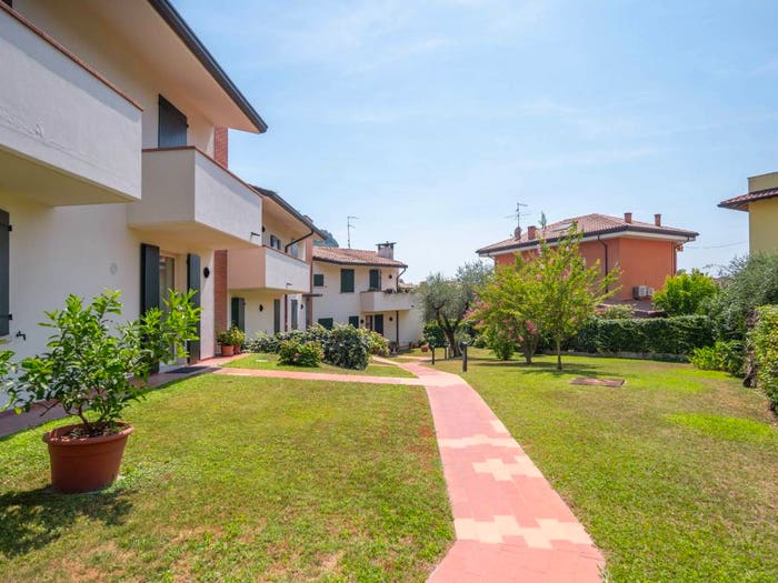 Casa trilocale in vendita in Via Carlo Magno, Garda