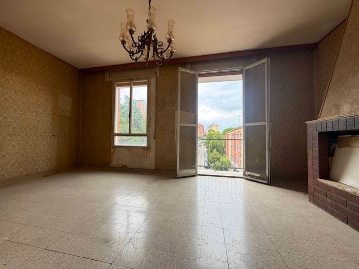 Appartamento con 5 locali in vendita in Via del Lavoro, Semicentro Stazione, Perugia