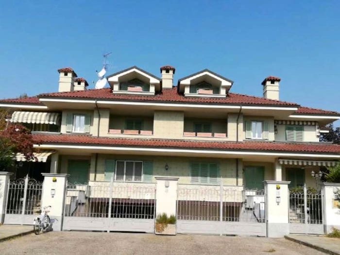 Casa con 5 locali in vendita in Via Luigi Einaudi, Nizza Monferrato