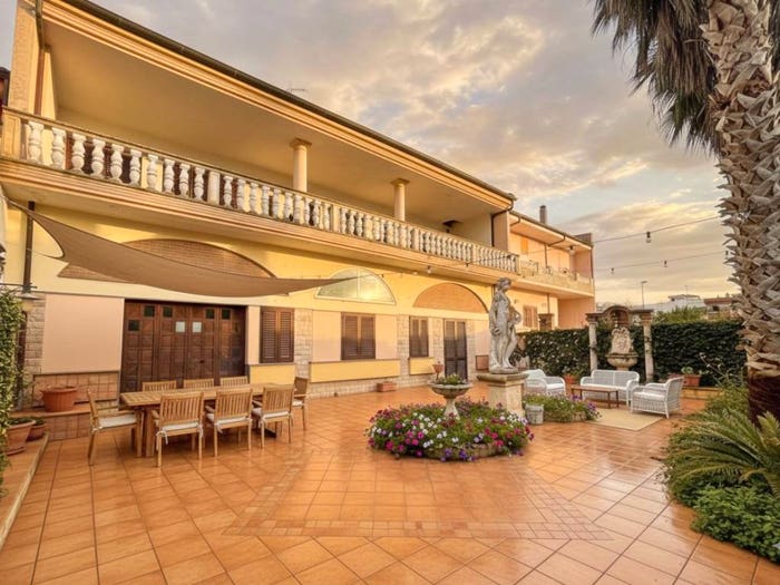 Casa quadrilocale in vendita in Via Giacomo Puccini, Nociglia