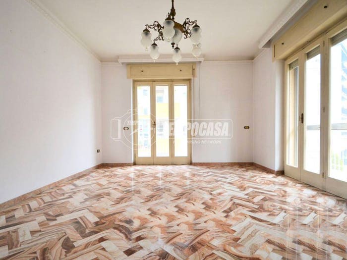 Appartamento trilocale in vendita in Via Fratelli Bandiera, Putignano