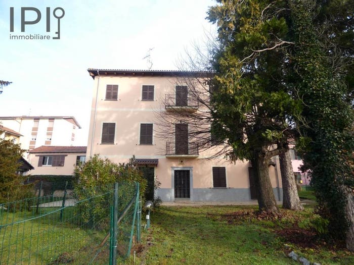 Casa con 6 locali in vendita in via MAdonna del Bosco, Centro, Cairo Montenotte