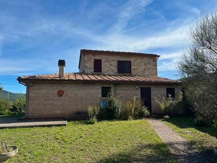 Casa con 5 locali in vendita in Castelnuovo di Val di Cecina